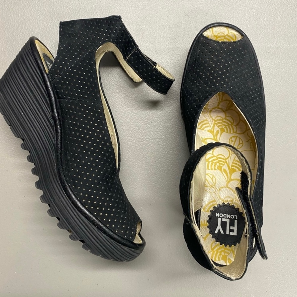 Fly London Yala Perforated Wedge Heel Shoe Black Open Toe Sandal Size 39